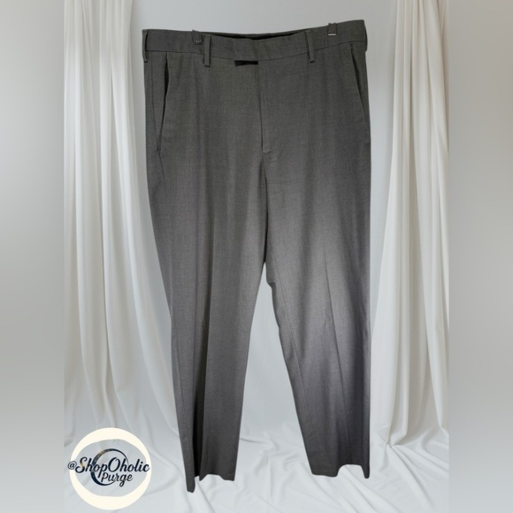 Kenneth Cole Reaction Gray Dress pants size 34 Flat Front Trousers